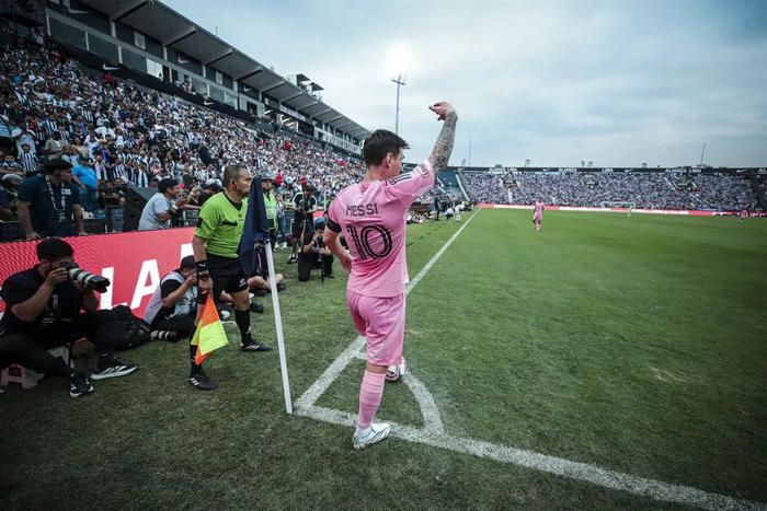 完美世界电竞官网-梅西缺席香港表演赛引争议|莱昂内尔·梅西_新浪体育_新浪新闻